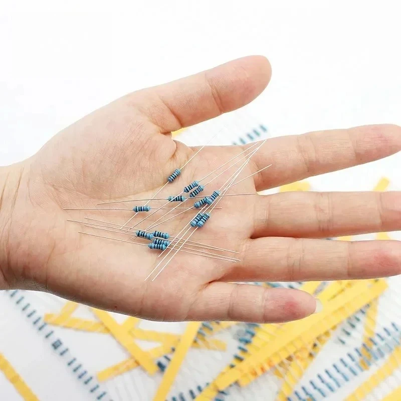 500 個 1% 1/4 ワット金属皮膜抵抗器詰め合わせキッ - Resistor Kit 1 4W のレビューと価格